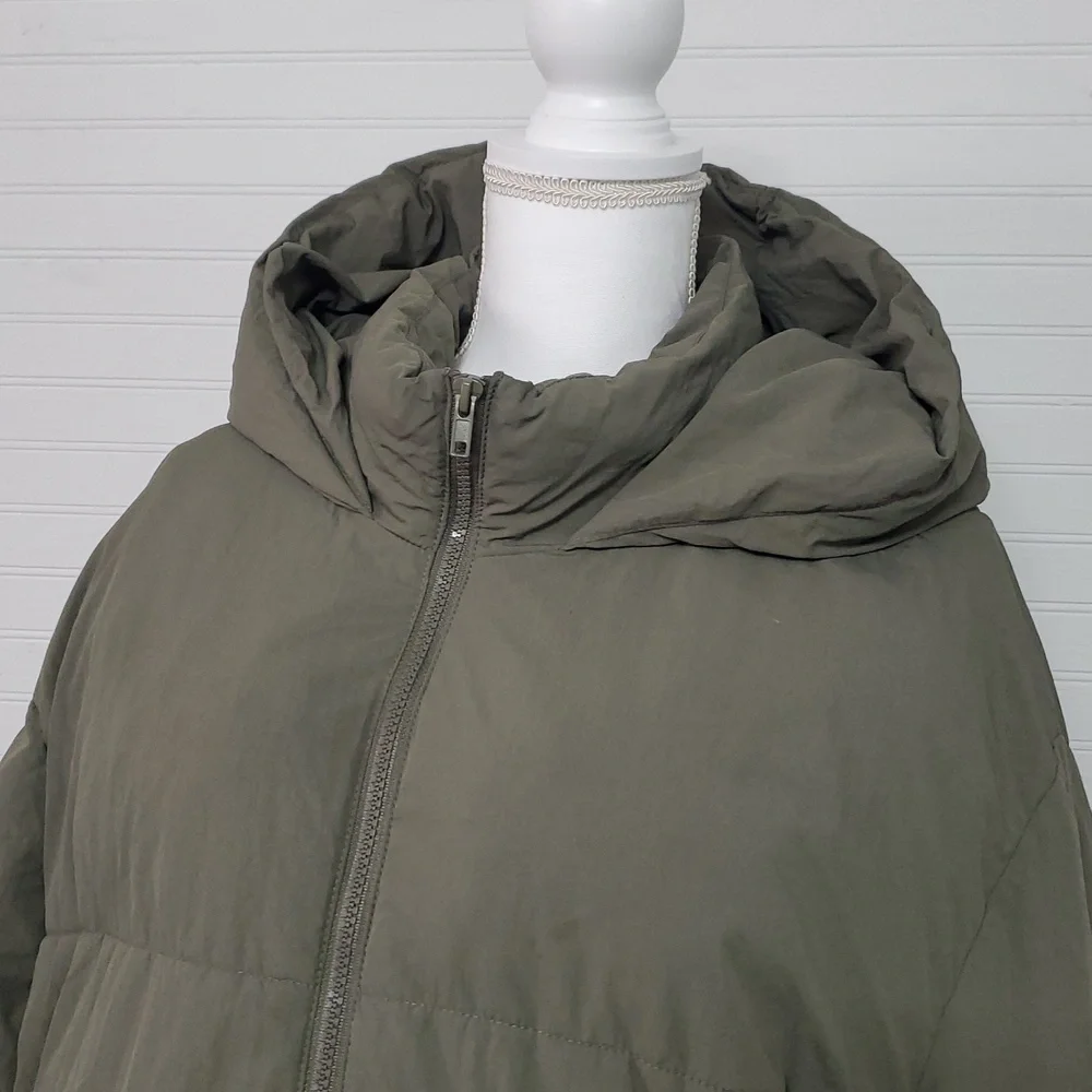 ASOS Design Olive Green Puffer Jacket. Medium.